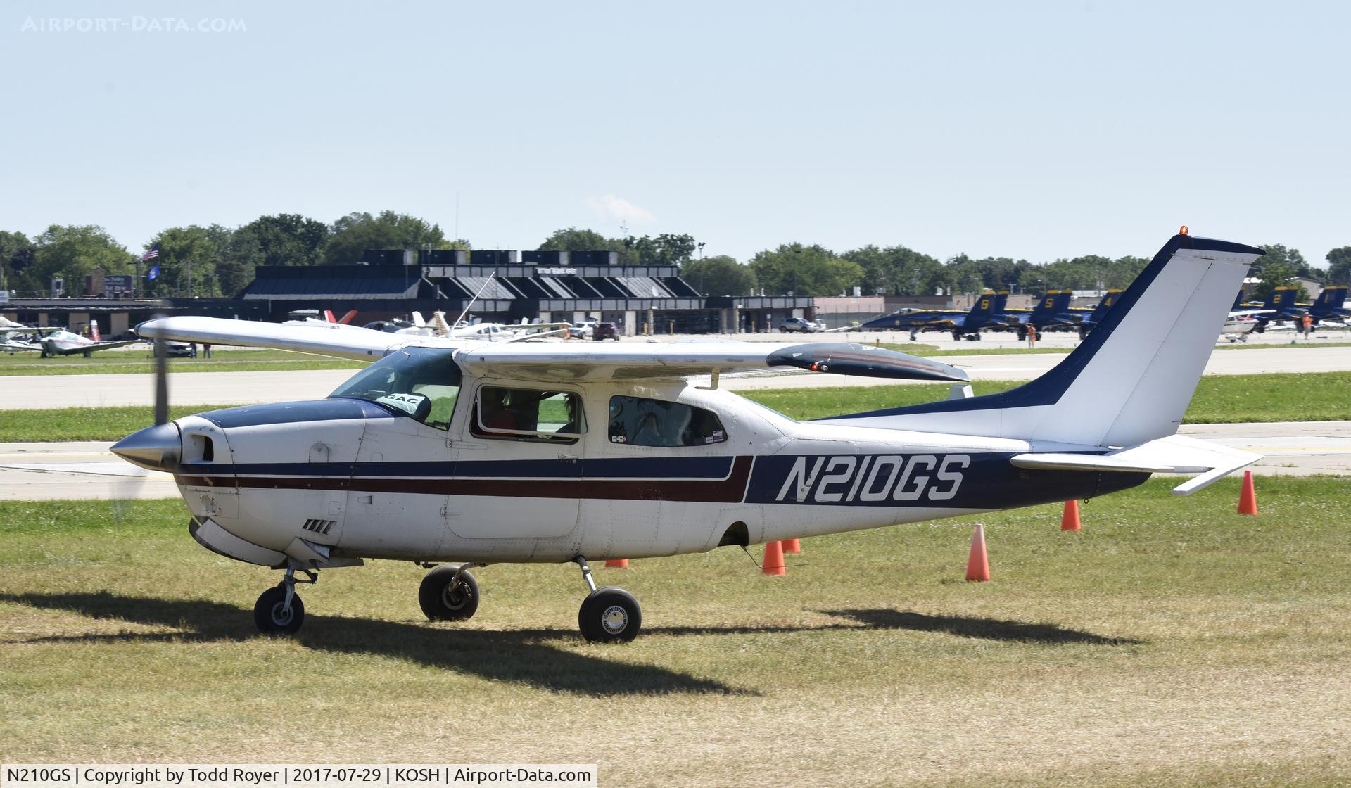 N210GS, 1976 Cessna 210L Centurion C/N 21061283, Airventure 2017