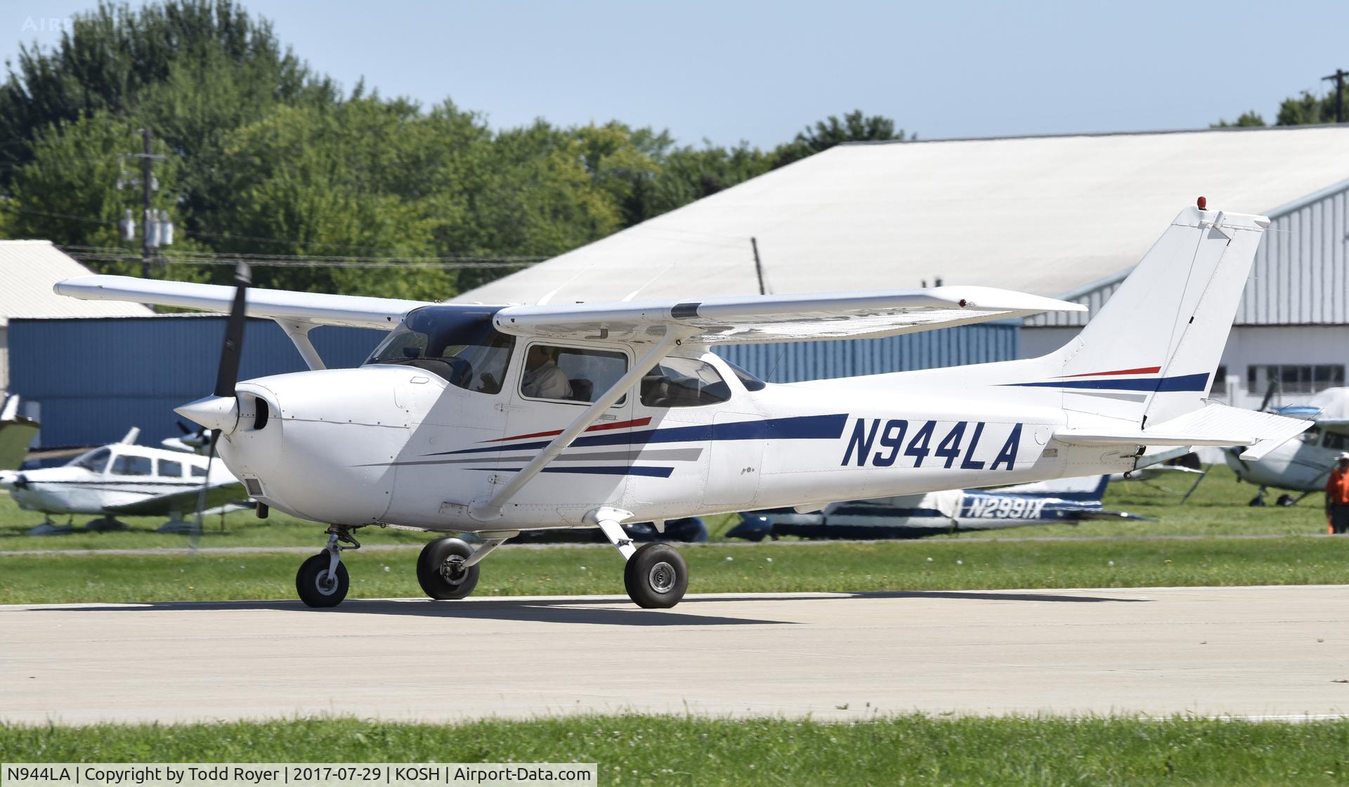 N944LA, 1998 Cessna 172R C/N 17280659, Airventure 2017