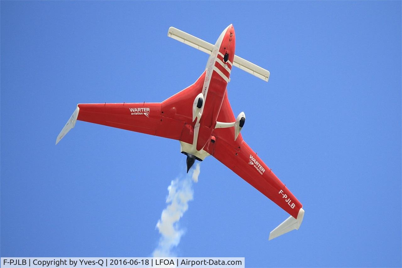 F-PJLB, Rutan Long-EZ C/N 1344, Rutan Long-EZ, Reva aerobatic team, On display, Avord Air Base 702 (LFOA) Open day 2016
