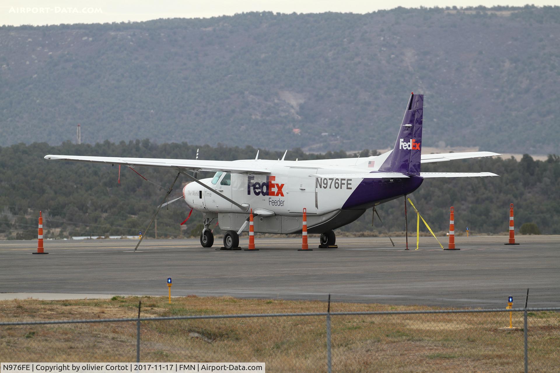 N976FE, 1988 Cessna 208B C/N 208B0103, Fedex terminal