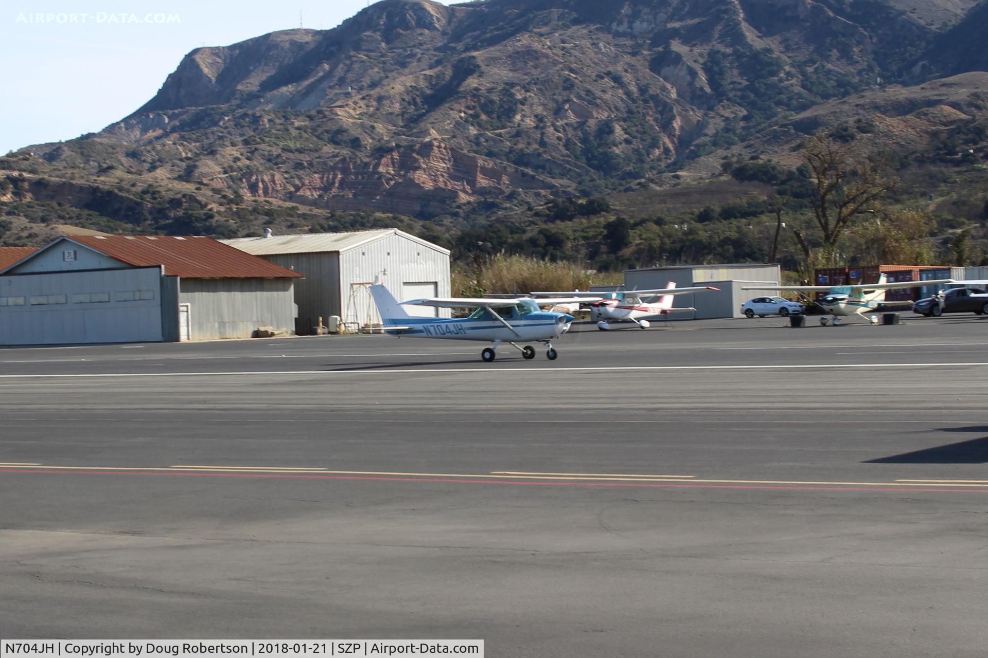N704JH, 1976 Cessna 150M C/N 15078644, 1976 Cessna 150M, Continental O-200 100 Hp, takeoff roll Rwy 22