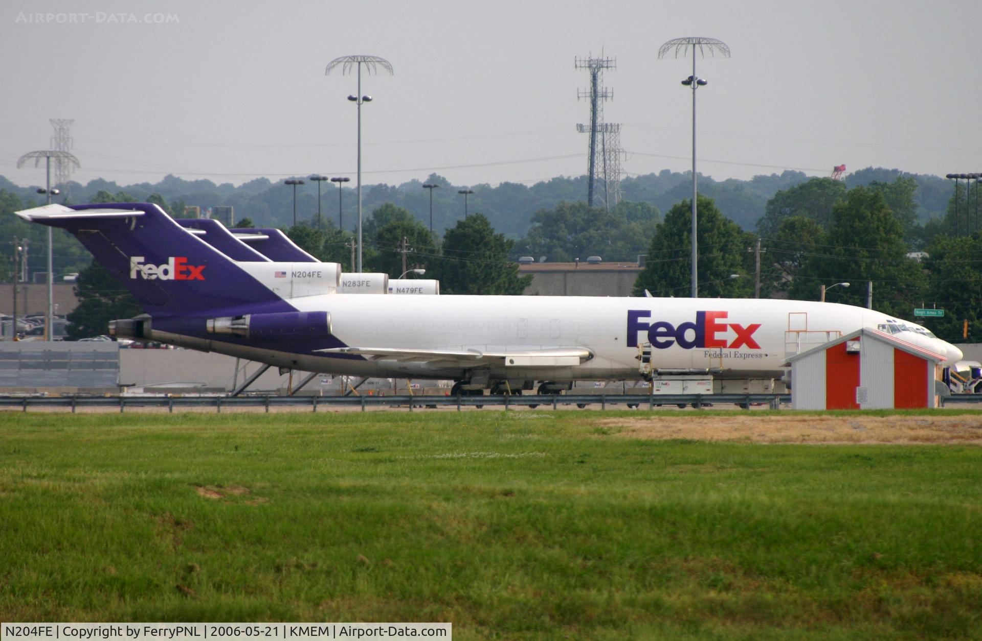 N204FE, 1983 Boeing 727-2S2F C/N 22926, Fedex B727 awaiting its parcels.