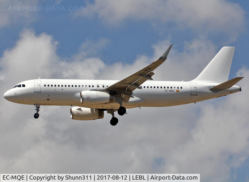 EC-MQE, 2017 Airbus A320-232 C/N 7585, Landing rwy 25R... all white for Vueling Airlines