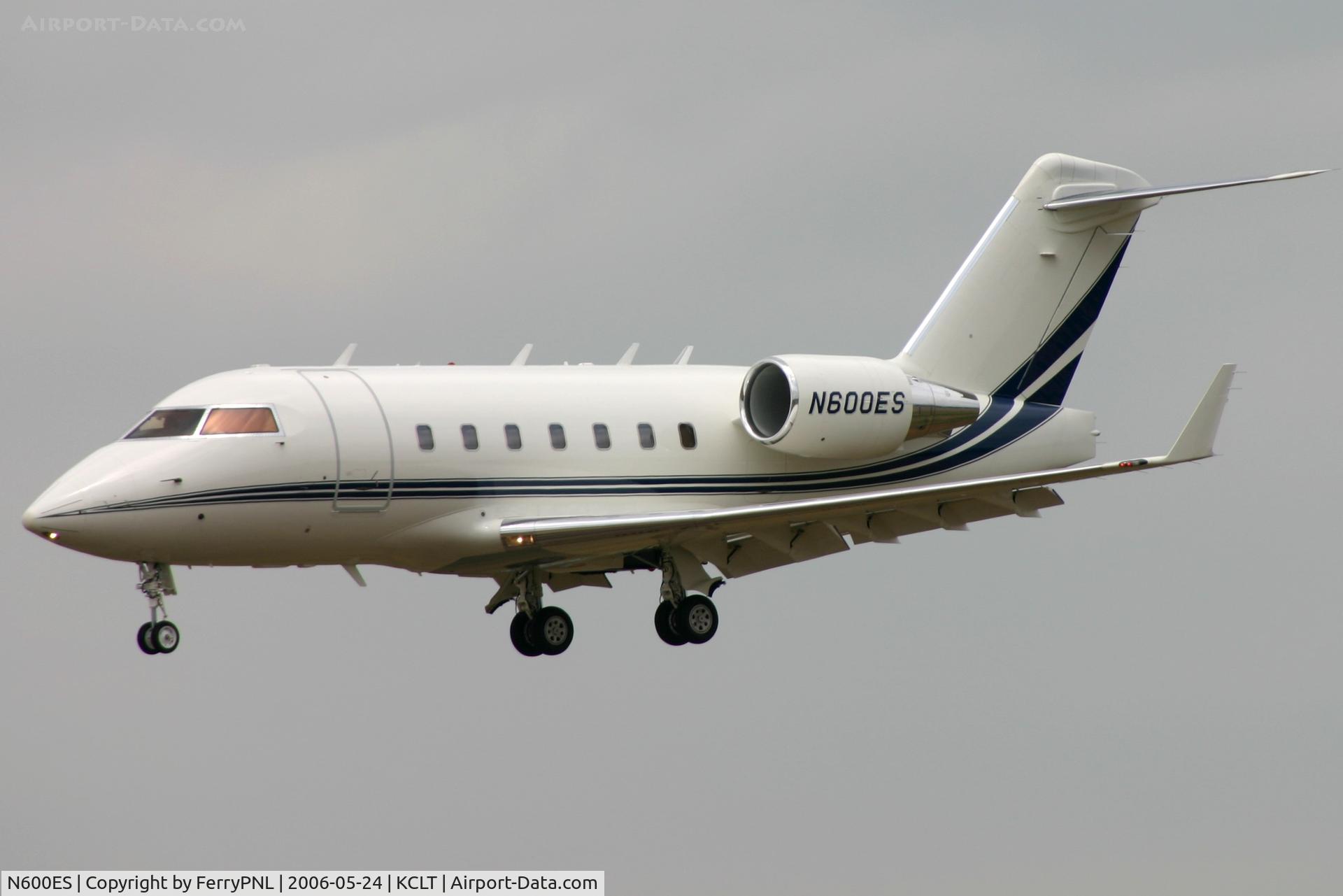 N600ES, 2007 Bombardier Challenger 605 (CL-600-2B16) C/N 5727, ESI Aircraft 2000 LLC CL604 cn 5439 on short finals
