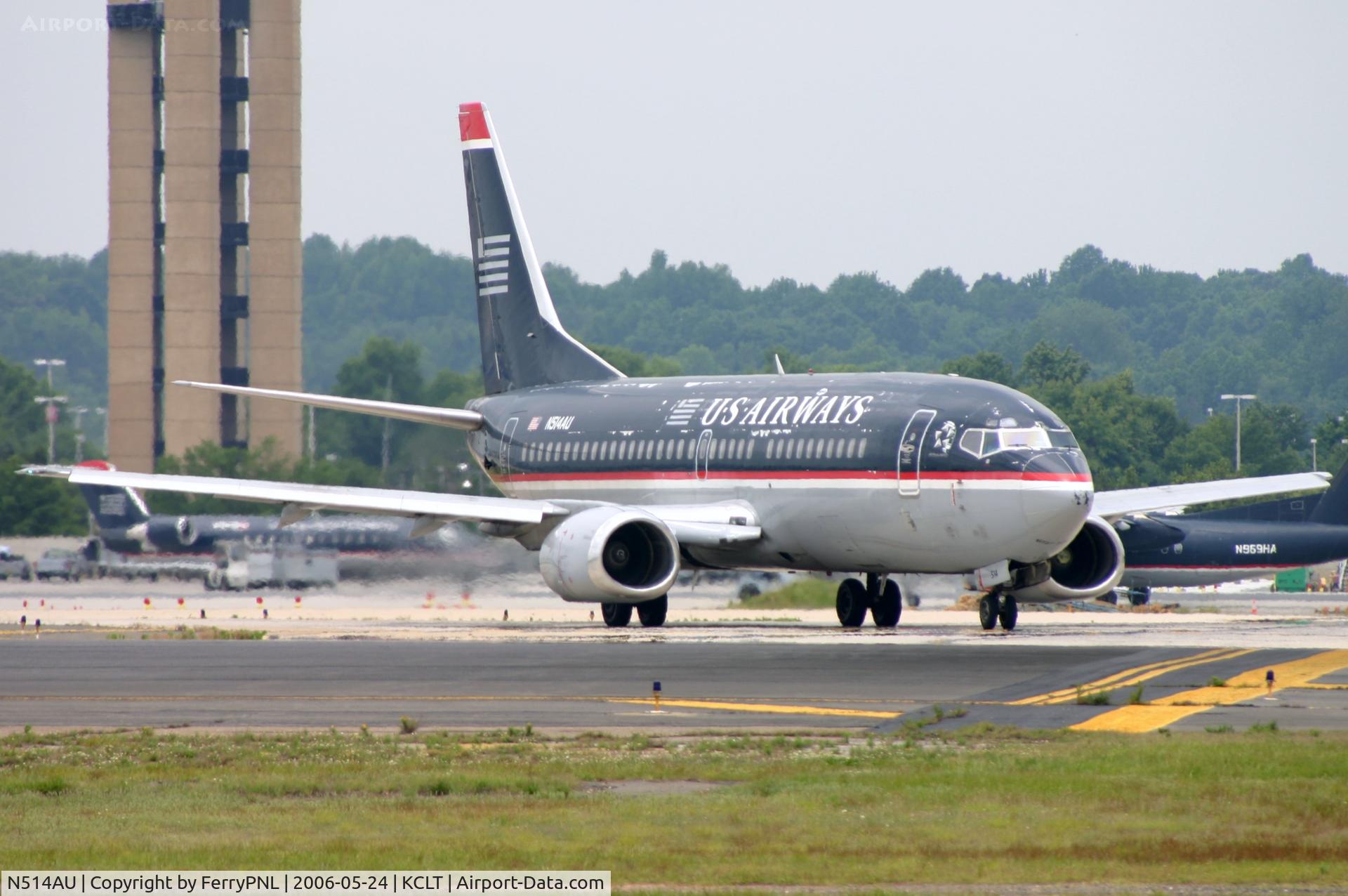 N514AU, 1987 Boeing 737-3B7 C/N 23700, US Airways B733 lining-up.