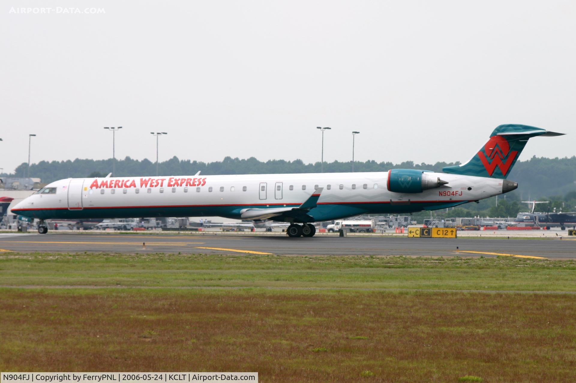 N904FJ, 2003 Bombardier CRJ-900ER (CL-600-2D24) C/N 15004, America West Express CL900 departing