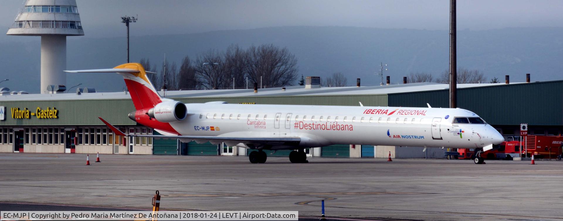 EC-MJP, 2016 Bombardier CRJ-1000ER NG (CL-600-2E25) C/N 19046, Foronda - Vitoria-Gasteiz - España