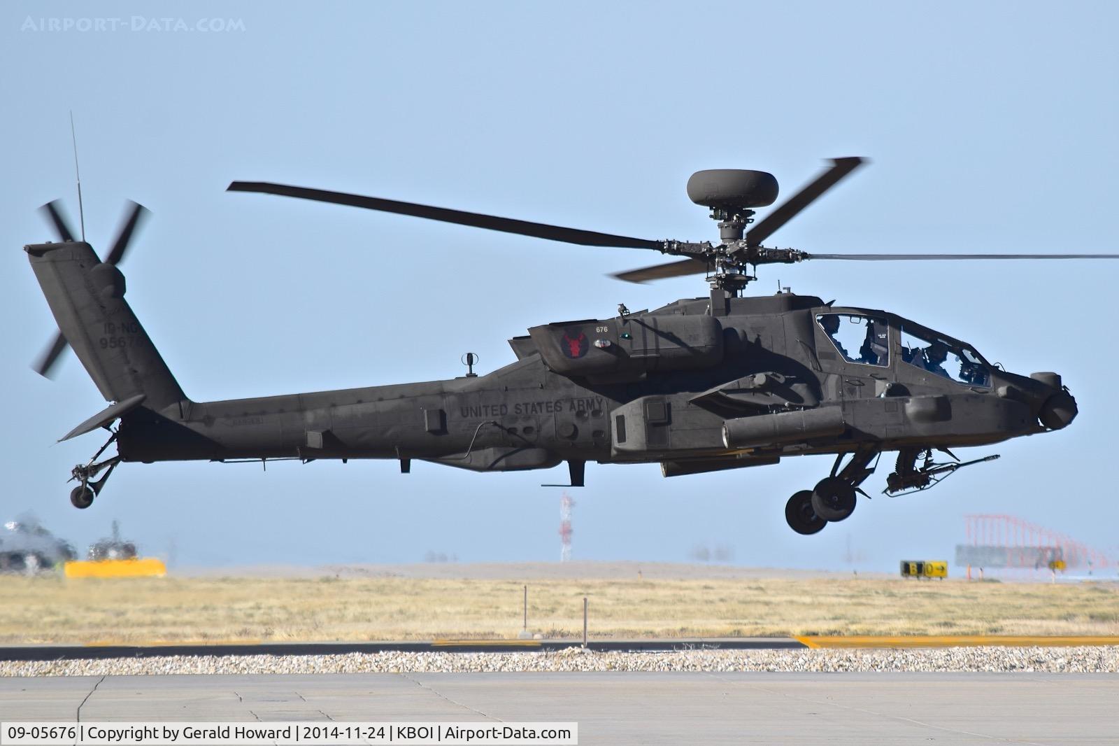 09-05676, 2009 Boeing AH-64D Longbow Apache C/N PVD676, Taxiing to Taxiway Bravo.  1-183rd AVN BN, Idaho Army National Guard