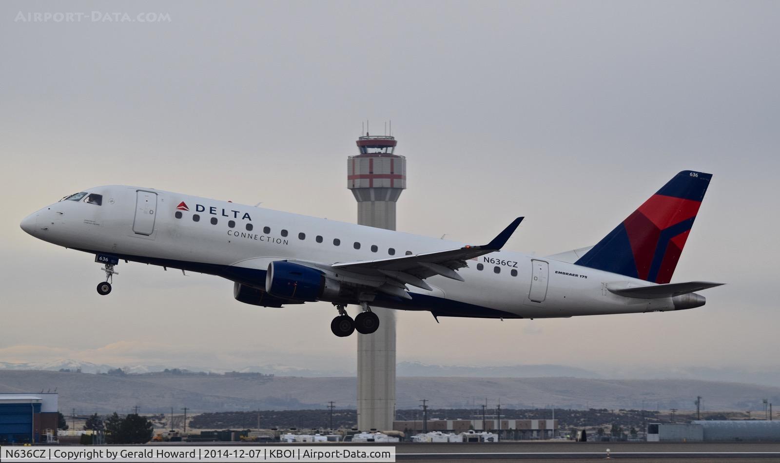 N636CZ, 2008 Embraer 175LR (ERJ-170-200LR) C/N 17000253, Take off from RWY 28R.