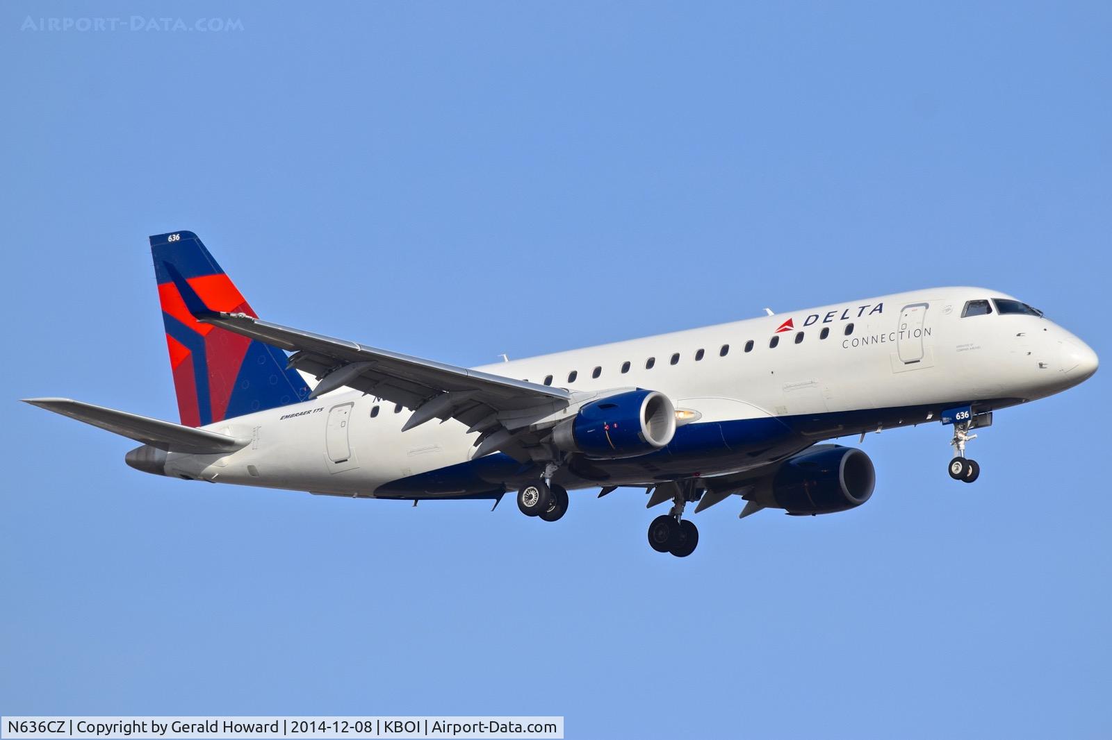 N636CZ, 2008 Embraer 175LR (ERJ-170-200LR) C/N 17000253, Landing RWY 10L.