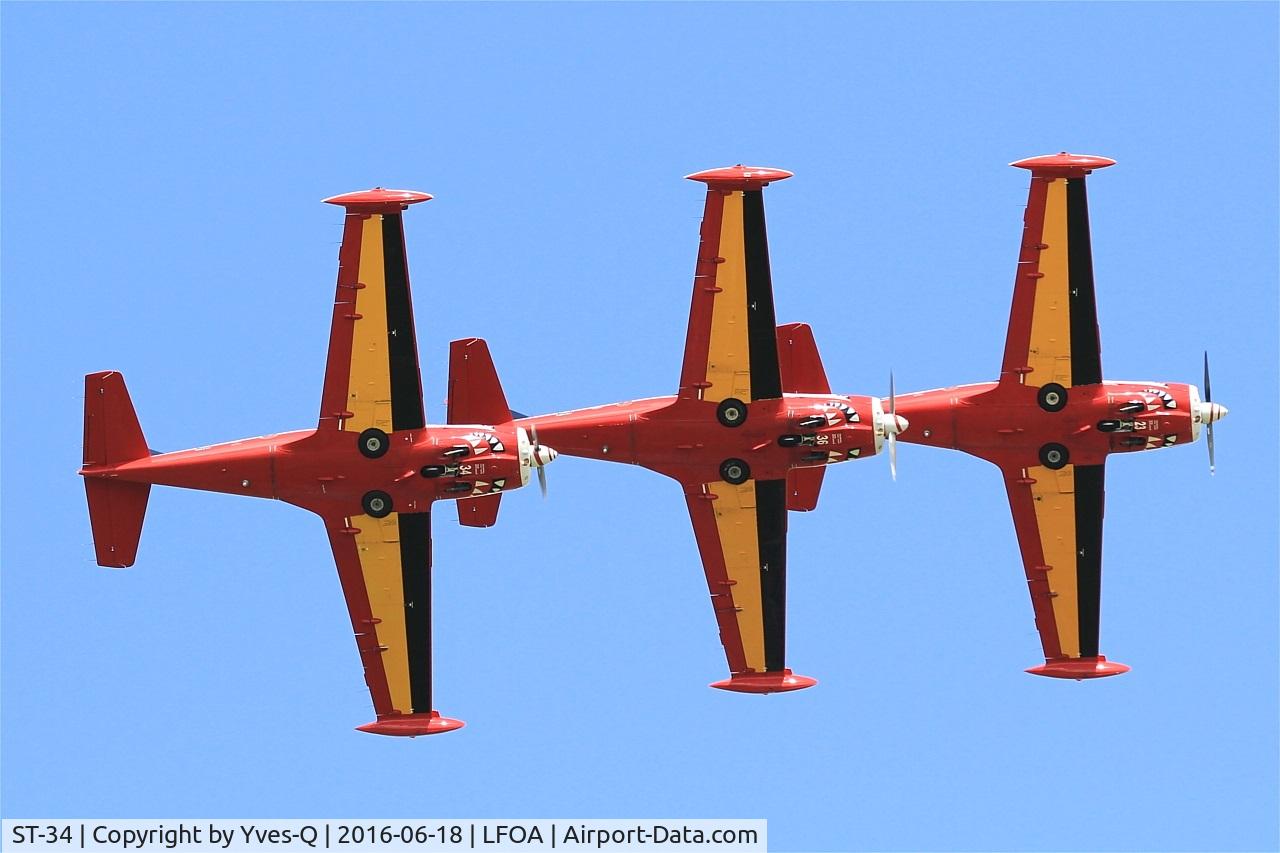 ST-34, SIAI-Marchetti SF-260MB C/N 10-34, Belgian Red Devil Team SIAI-Marchetti SF-260M, On display, Avord Air Base 702 (LFOA) Open day 2016