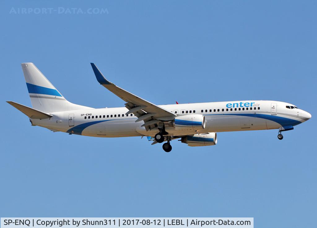 SP-ENQ, 1998 Boeing 737-85R C/N 29036, Landing rwy 25R