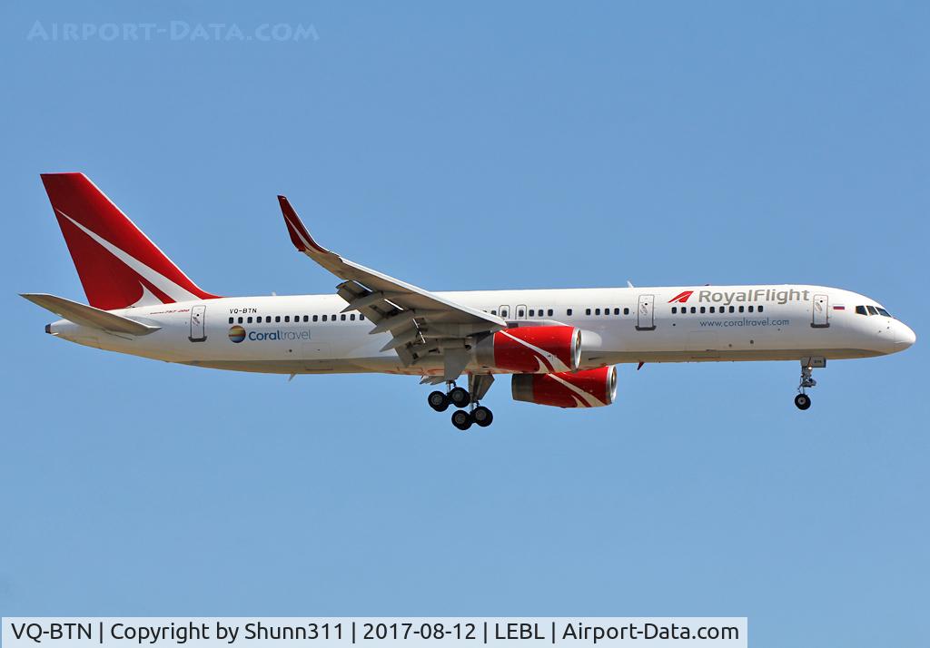 VQ-BTN, 1999 Boeing 757-256 C/N 26251, Landing rwy 25R with additional 'Coraltravel' patch
