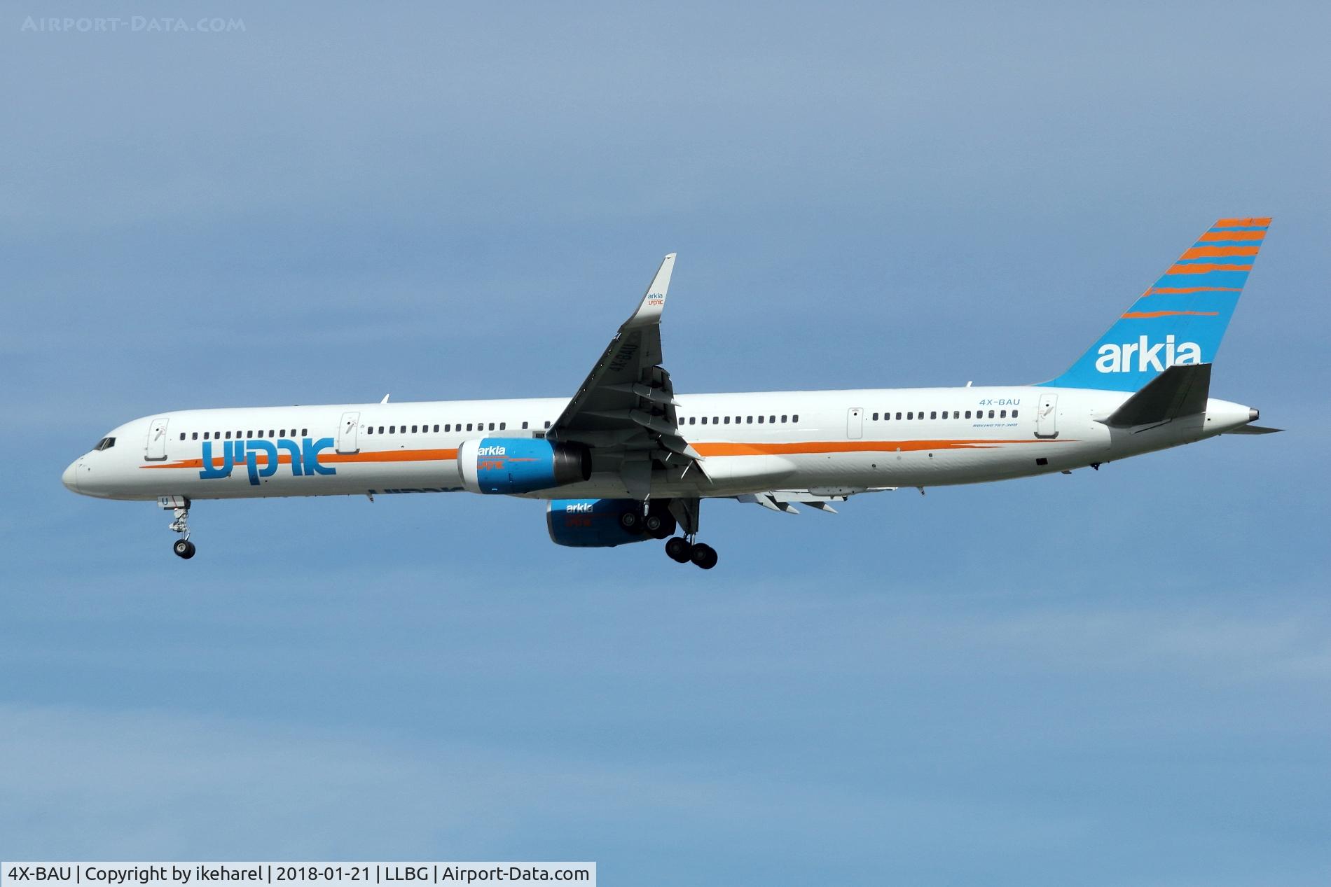4X-BAU, 1999 Boeing 757-3E7 C/N 30178, Final approach to runway 30.