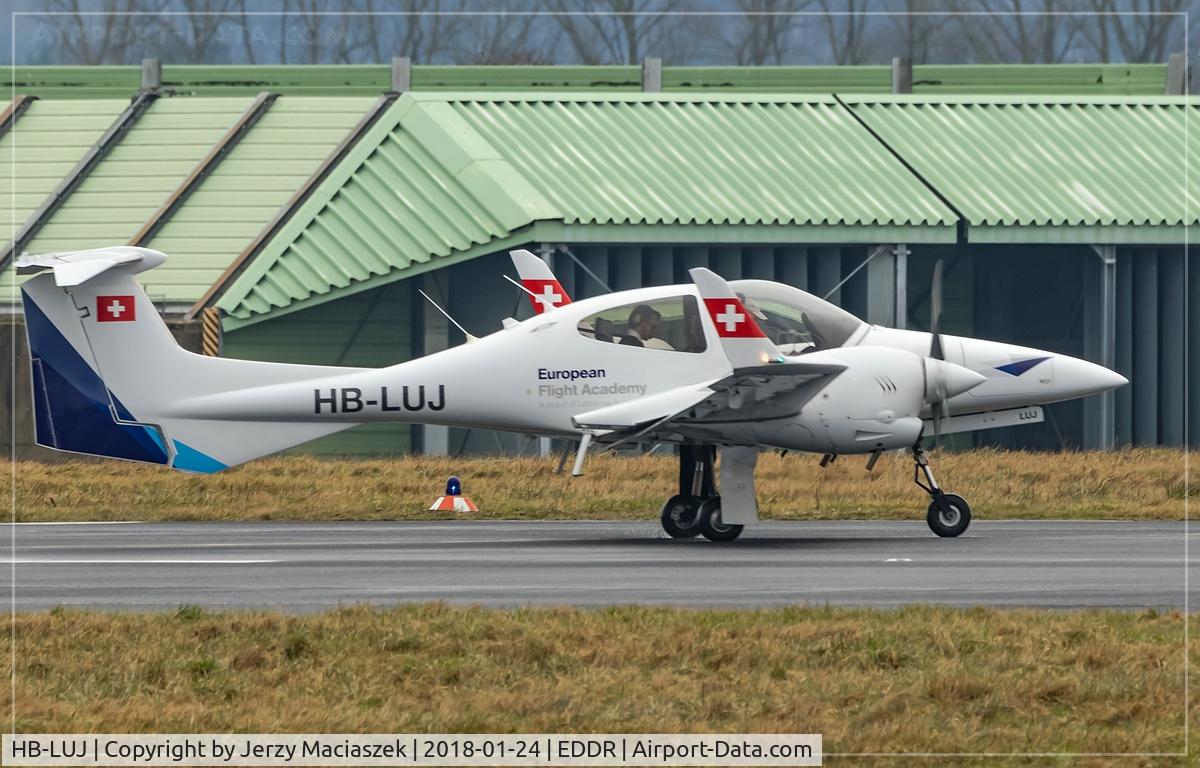 HB-LUJ, 2009 Diamond DA-42 Twin Star C/N 42.412, Diamond DA-42