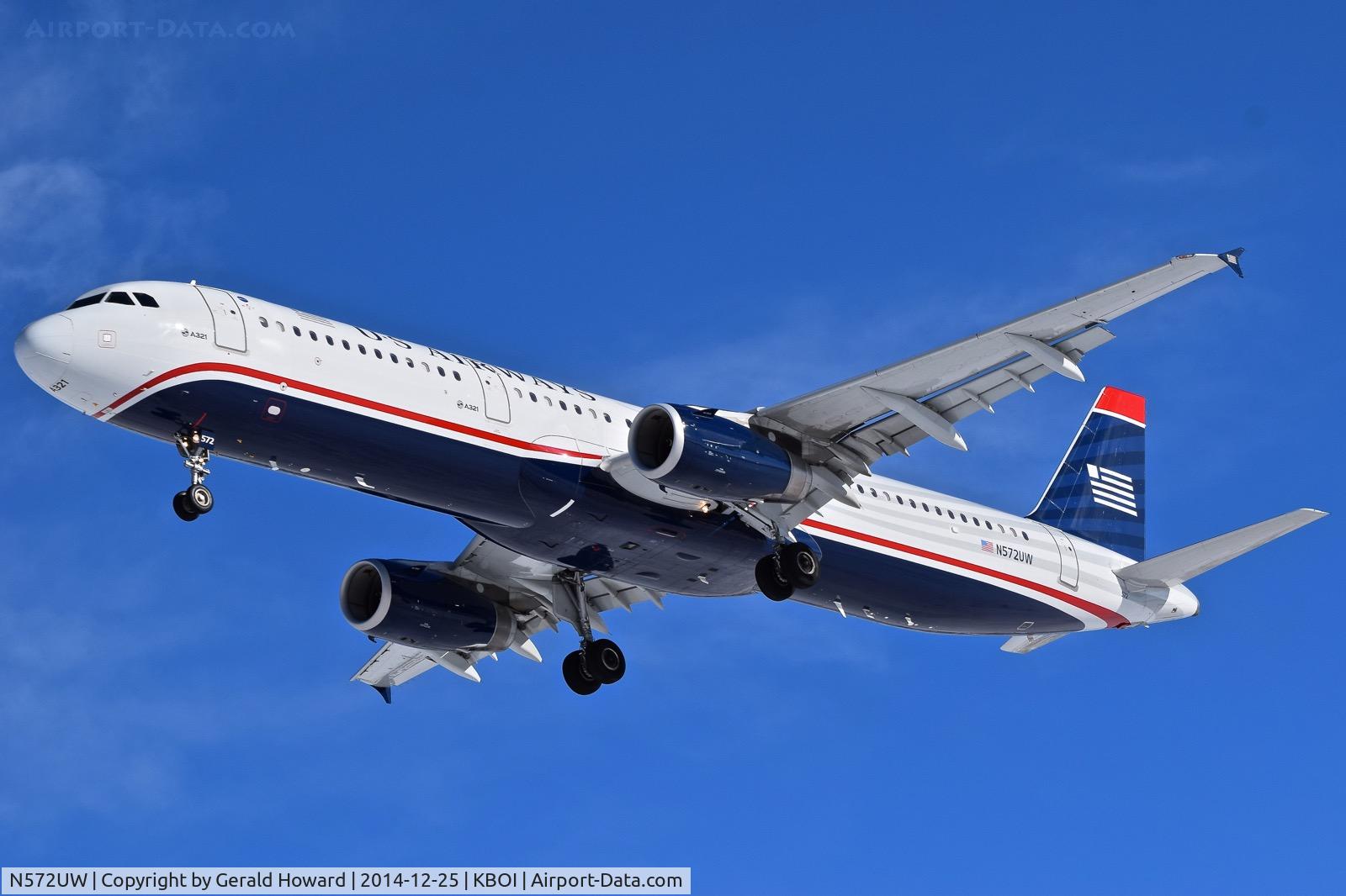 N572UW, 2013 Airbus A321-231 C/N 5899, Landing RWY 28R.