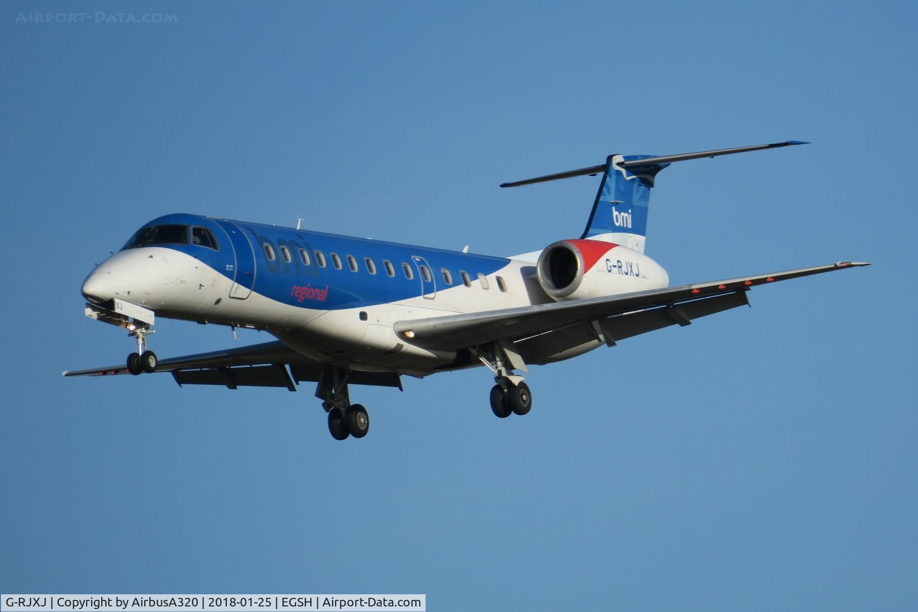 G-RJXJ, 2001 Embraer ERJ-135ER (EMB-135ER) C/N 145473, Approaching RWY 27 NWI