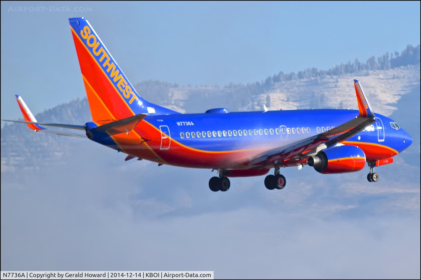 N7736A, 2006 Boeing 737-7BD C/N 35109, Landing RWY 10L.