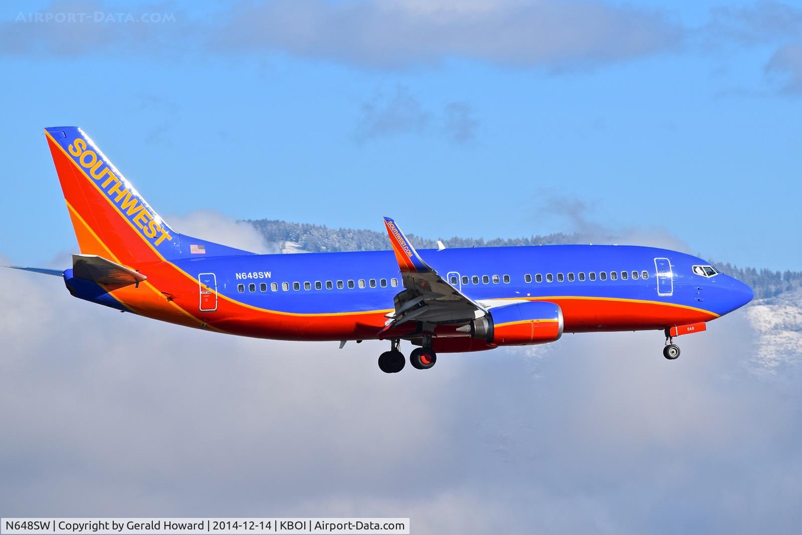 N648SW, 1997 Boeing 737-3H4 C/N 27718, Landing RWY 10L.