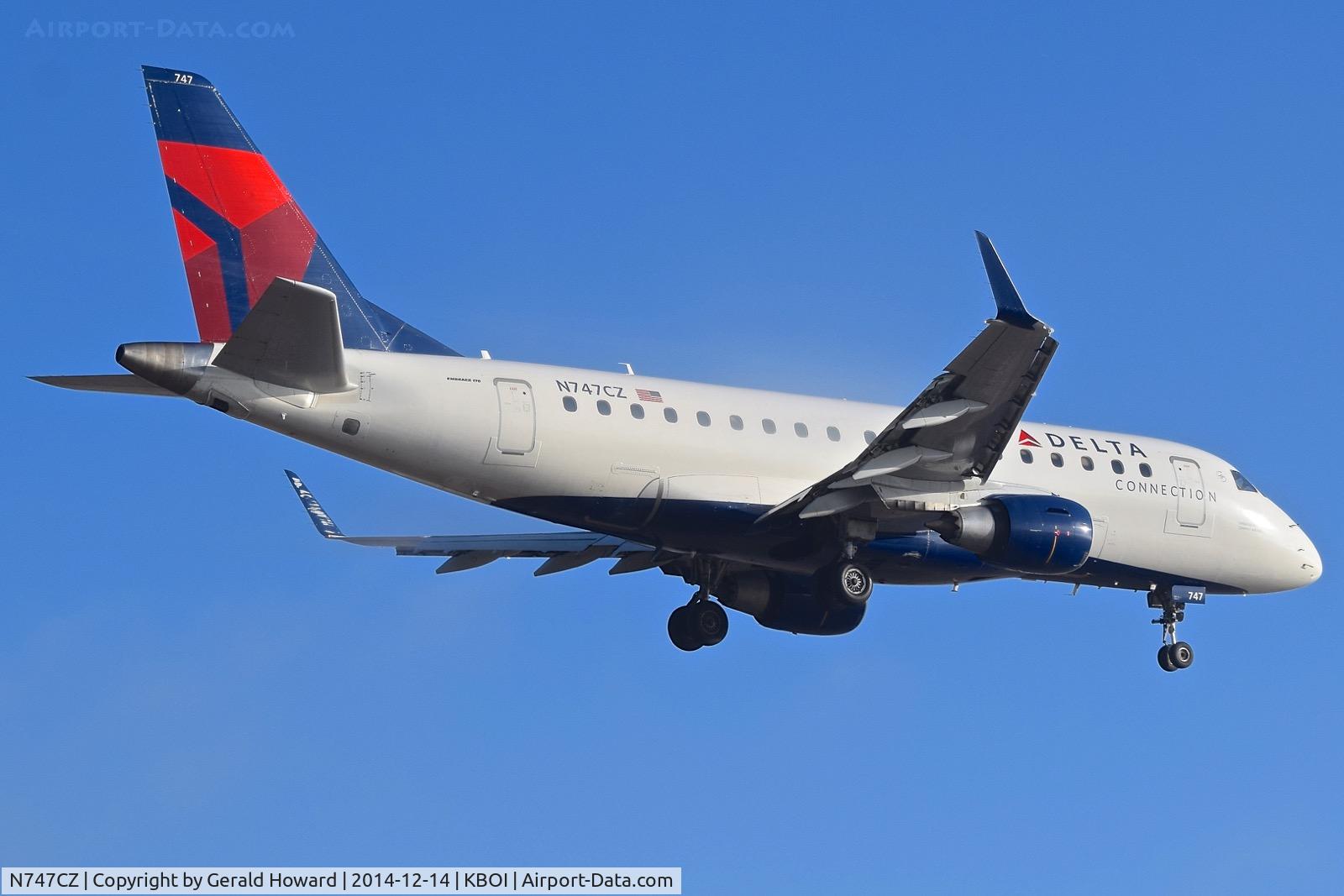 N747CZ, Embraer 170LR (ERJ-170-100LR) C/N 17000187, Landing RWY 10L.