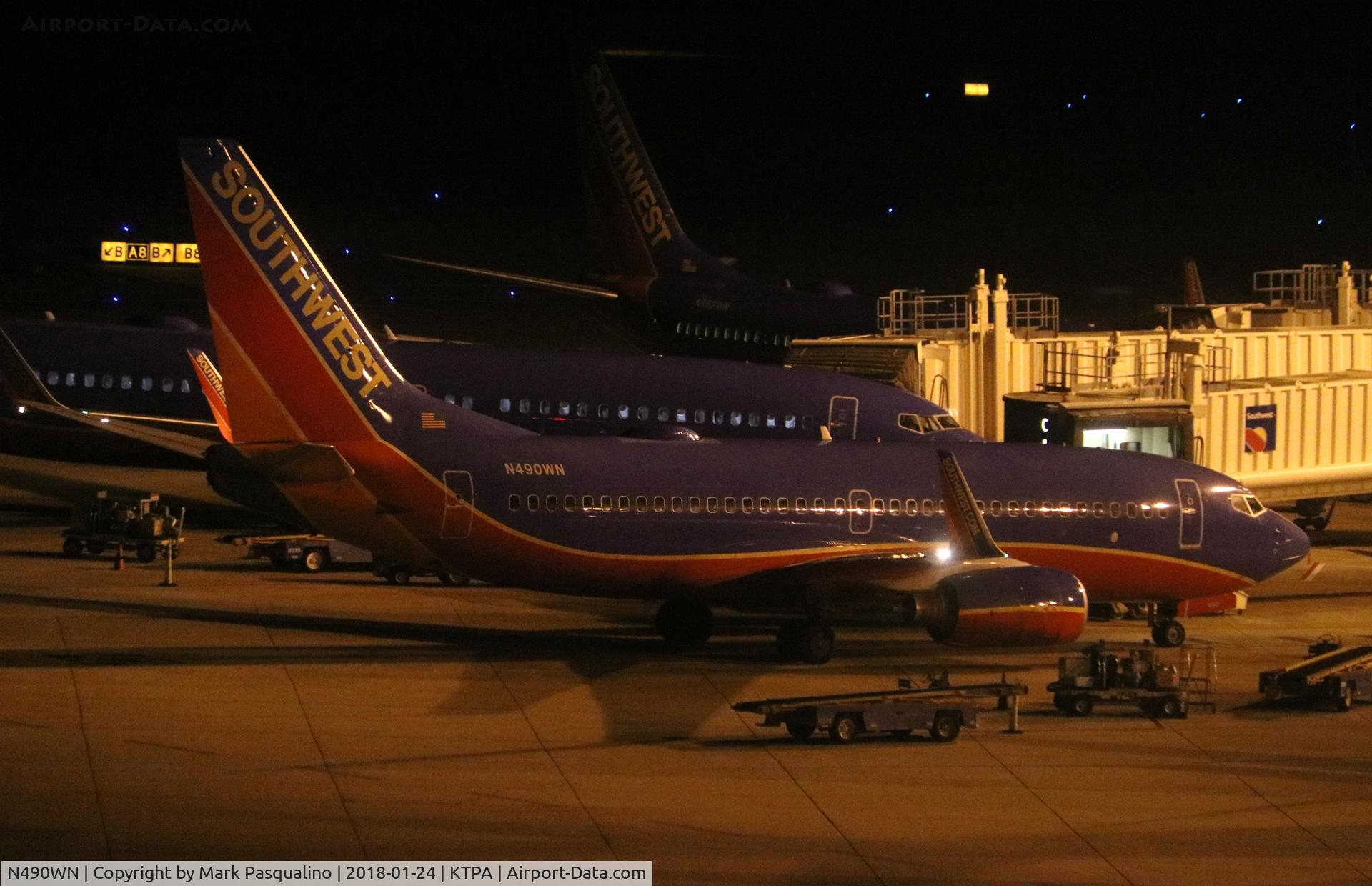 N490WN, 2004 Boeing 737-7H4 C/N 32476, Boeing 737-700