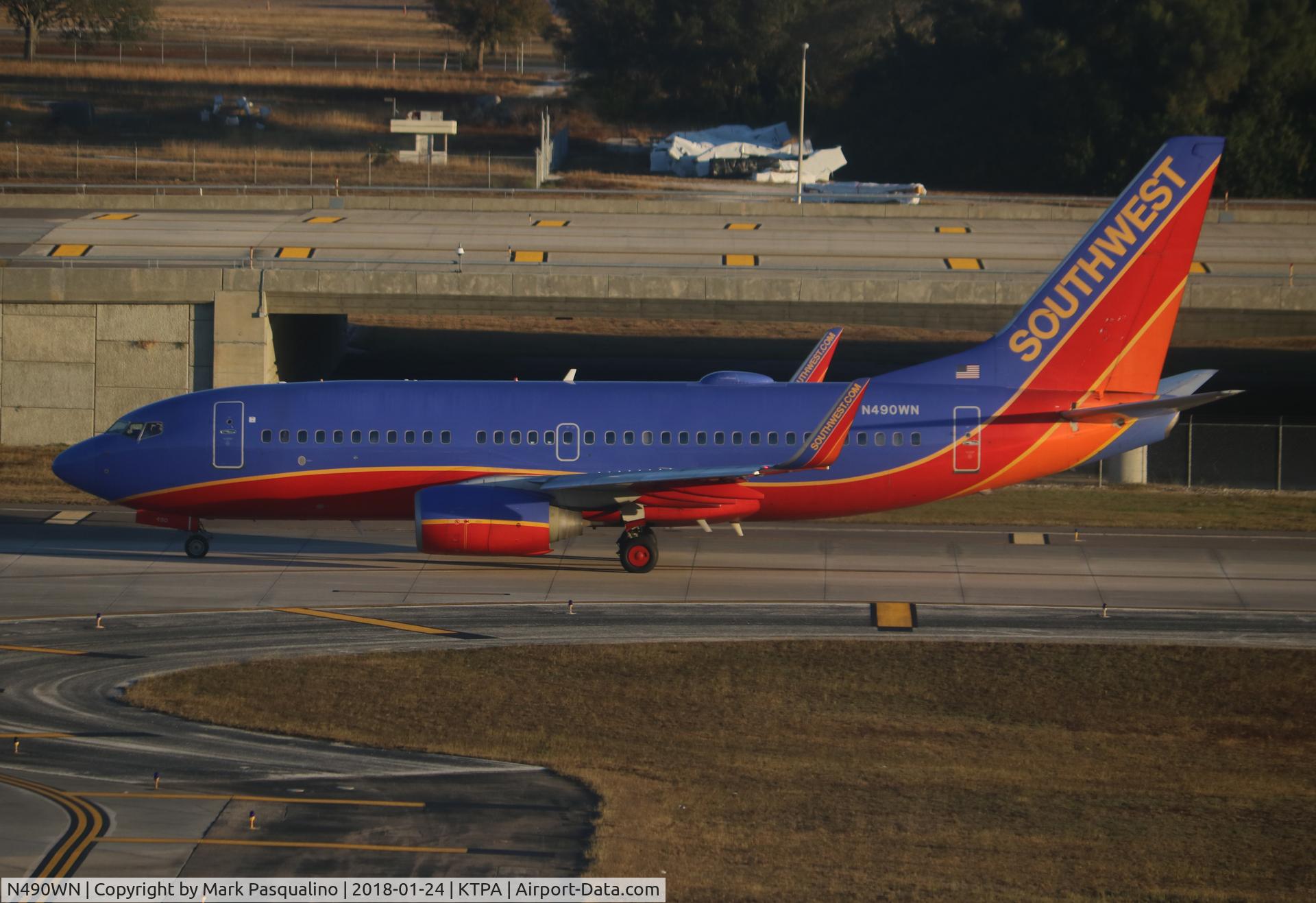 N490WN, 2004 Boeing 737-7H4 C/N 32476, Boeing 737-700
