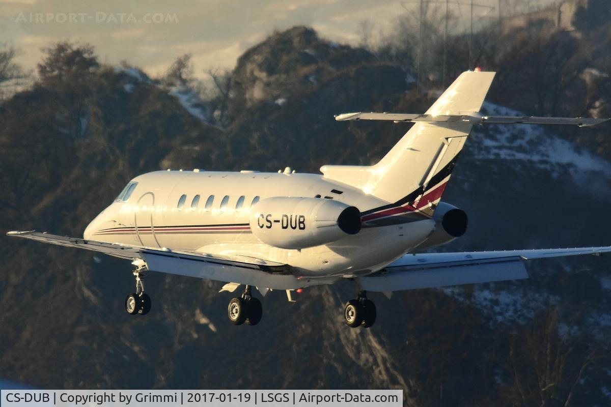 CS-DUB, 2008 Raytheon Hawker 750 C/N HB-0005, Another Beauty arrives in the golden hivernal light