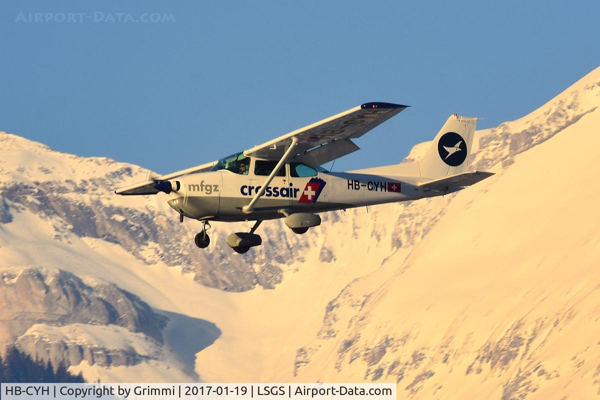 HB-CYH, 1980 Cessna 172P C/N 17274157, Golden light Cessna with some magnificient mountains