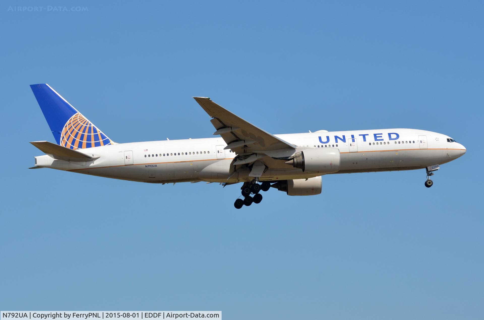 N792UA, 1997 Boeing 777-222 C/N 26934, United B772 arriving in FRA