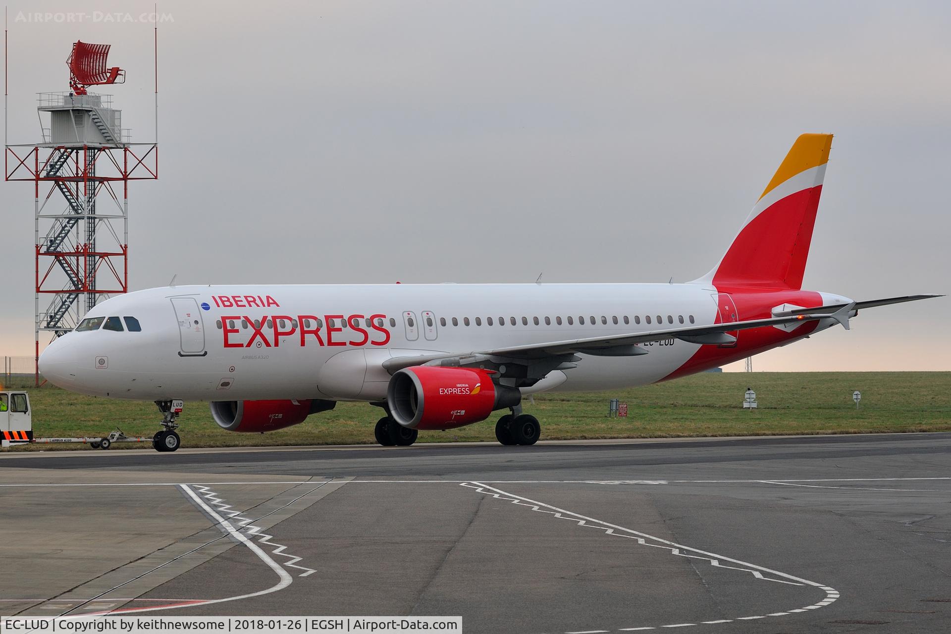 EC-LUD, 1999 Airbus A320-214 C/N 1067, Towed from spray shop with later colour scheme.