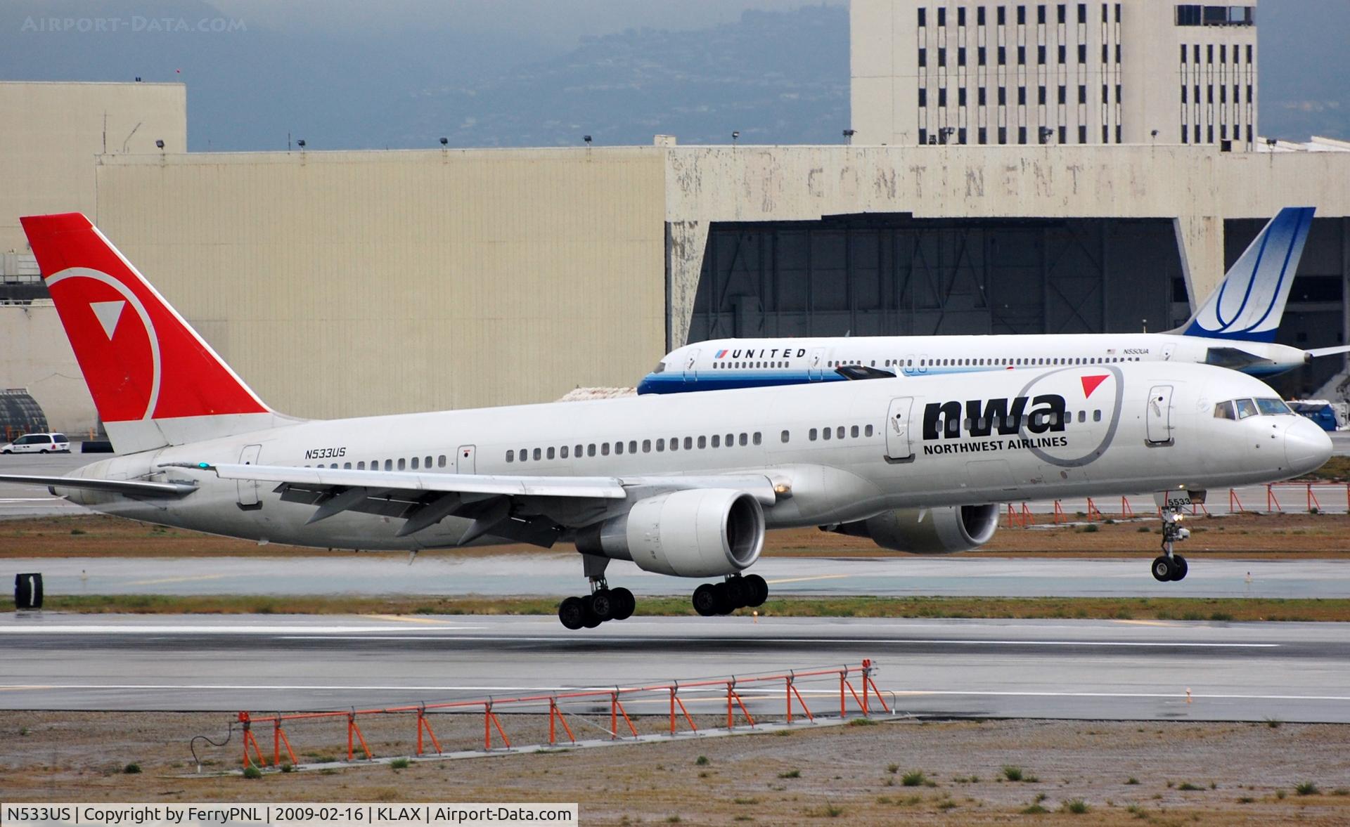 N533US, 1988 Boeing 757-251 C/N 24264, Northwest B752 about to touch-down in LAX