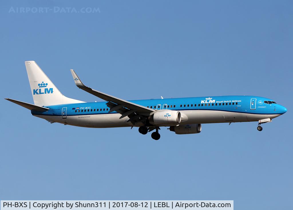 PH-BXS, 2001 Boeing 737-9K2 C/N 29602, Landing rwy 25R in new c/s