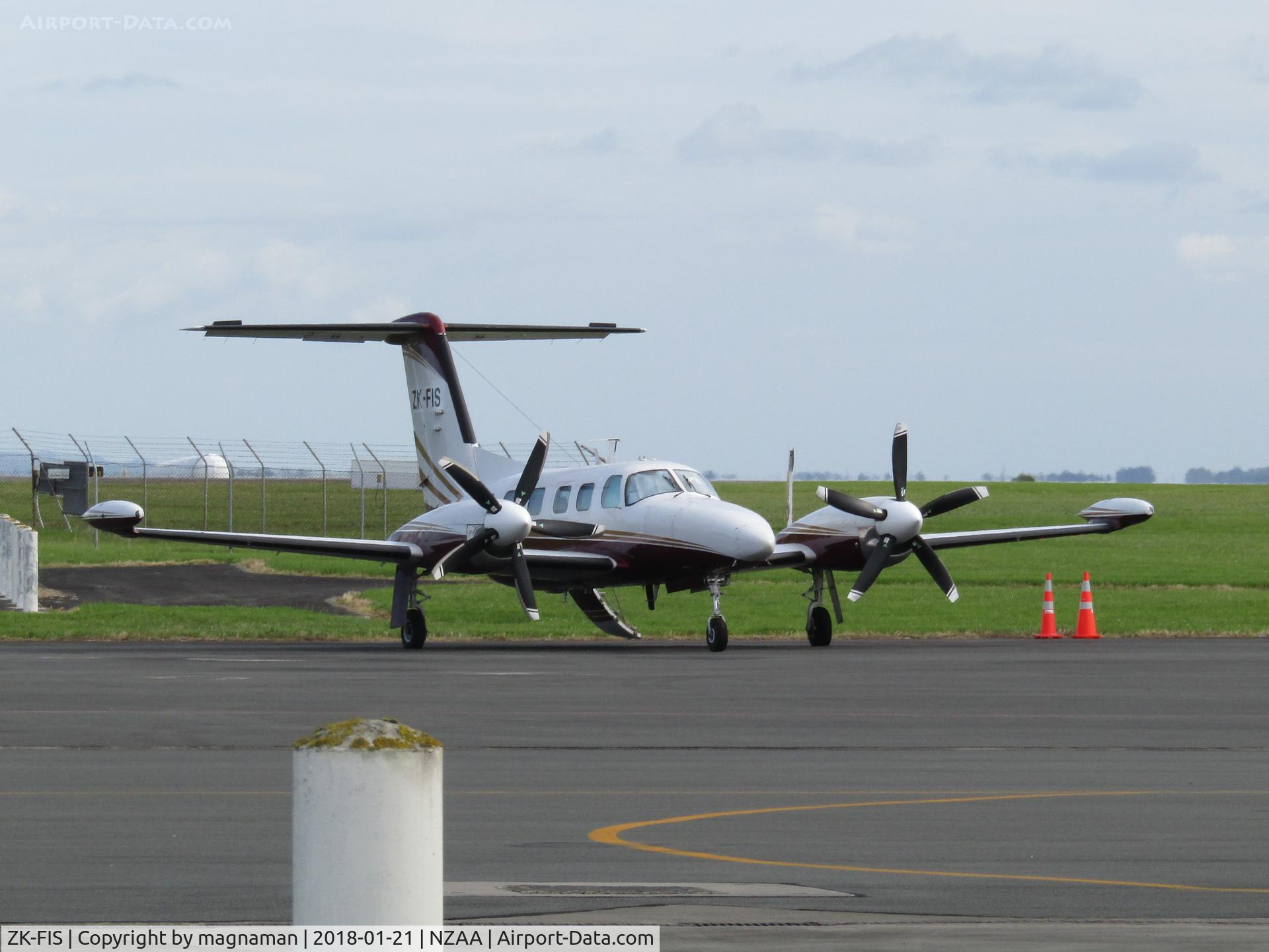 ZK-FIS, 1984 Piper PA-42-1000 Cheyenne IV C/N 42-5527019, on 