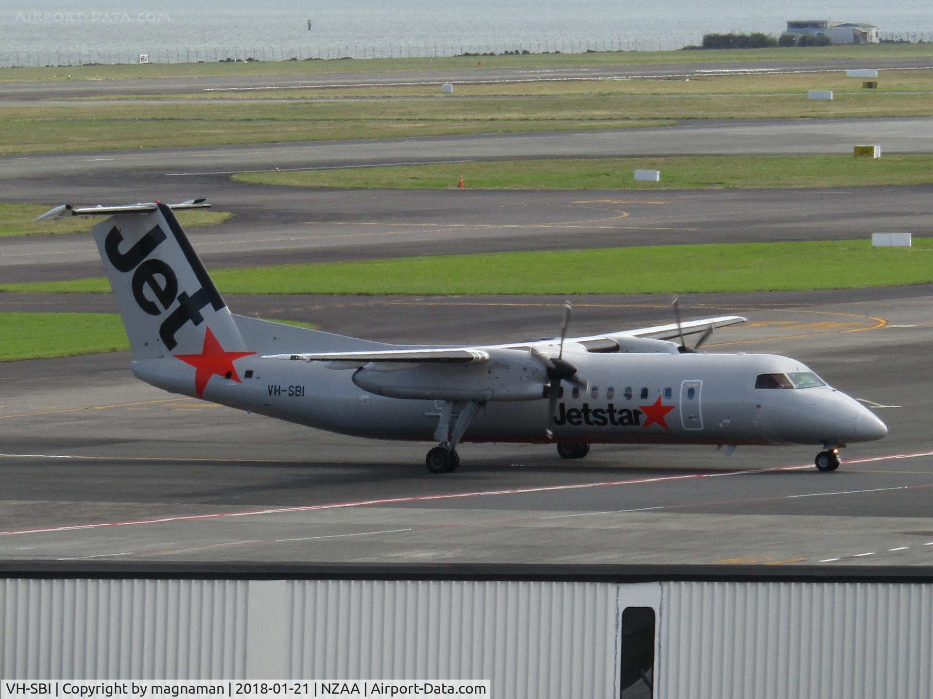 VH-SBI, 2004 De Havilland Canada DHC-8-315Q Dash 8 C/N 605, taxying in