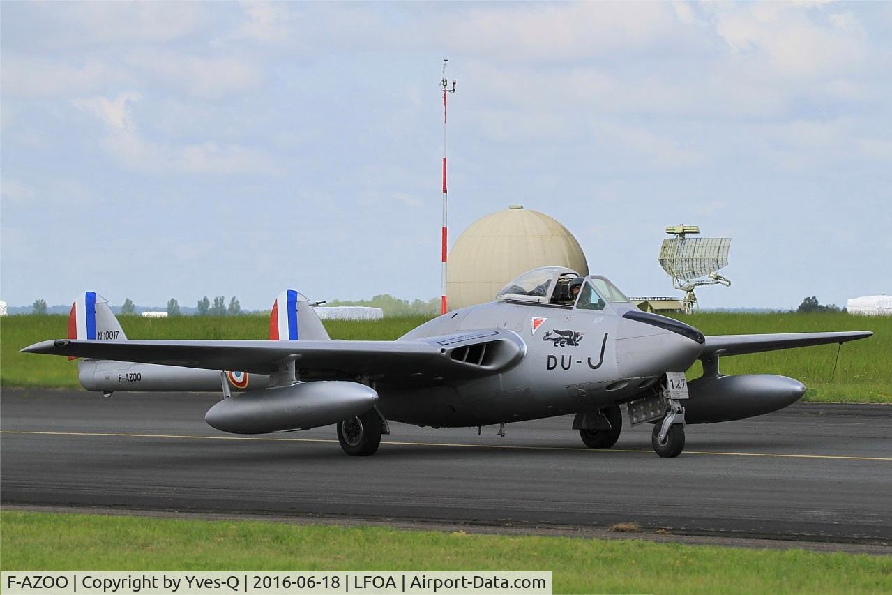 F-AZOO, De Havilland (FFA) Vampire FB.6 (DH-100) C/N 636, De Havilland (FFA) Vampire FB.6 (DH-100), Taxiing to flight line, Avord Air Base 702 (LFOA) Open day 2016