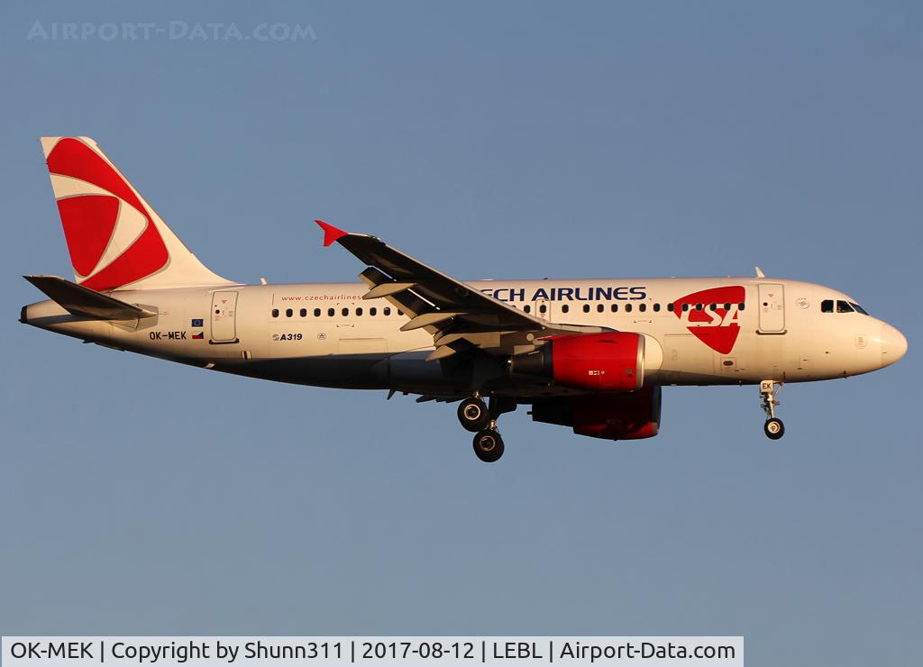 OK-MEK, 2007 Airbus A319-112 C/N 3043, Landing rwy 25R