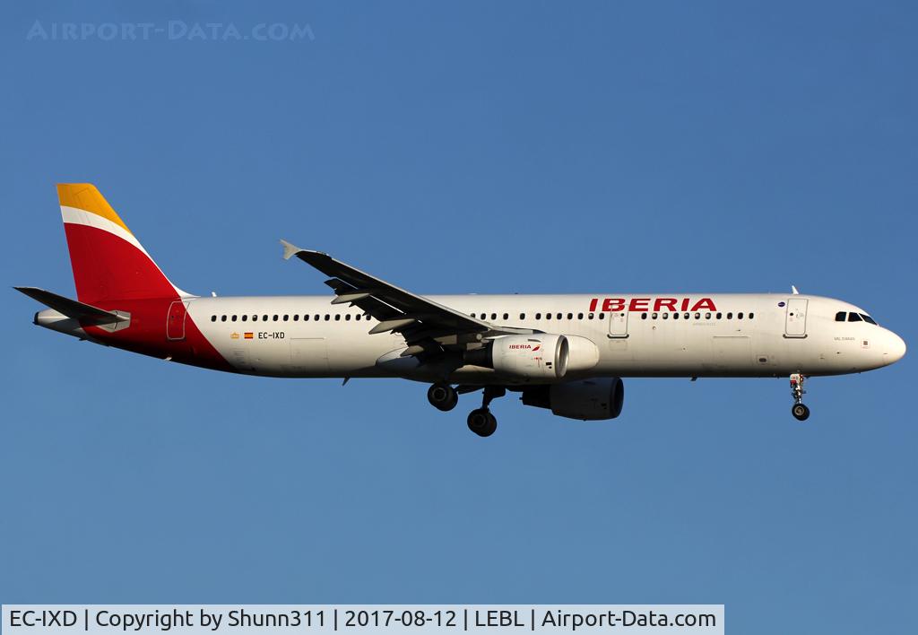 EC-IXD, 2004 Airbus A321-211 C/N 2220, Landing rwy 25R in new c/s
