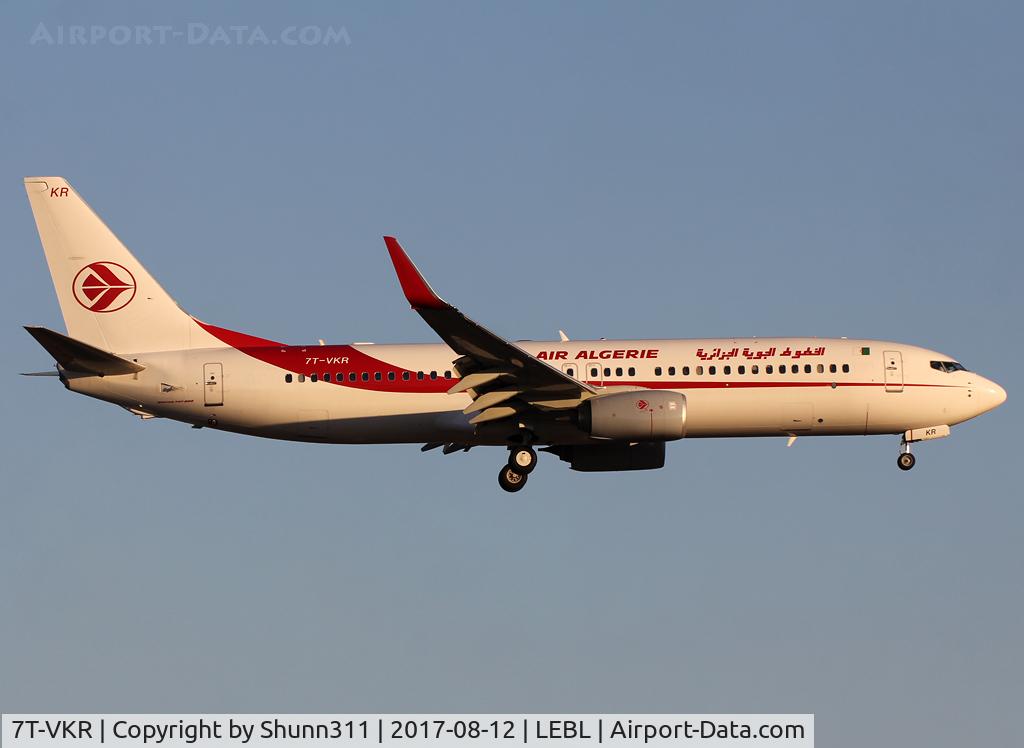 7T-VKR, 2016 Boeing 737-8D6 C/N 60754, Landing rwy 25R