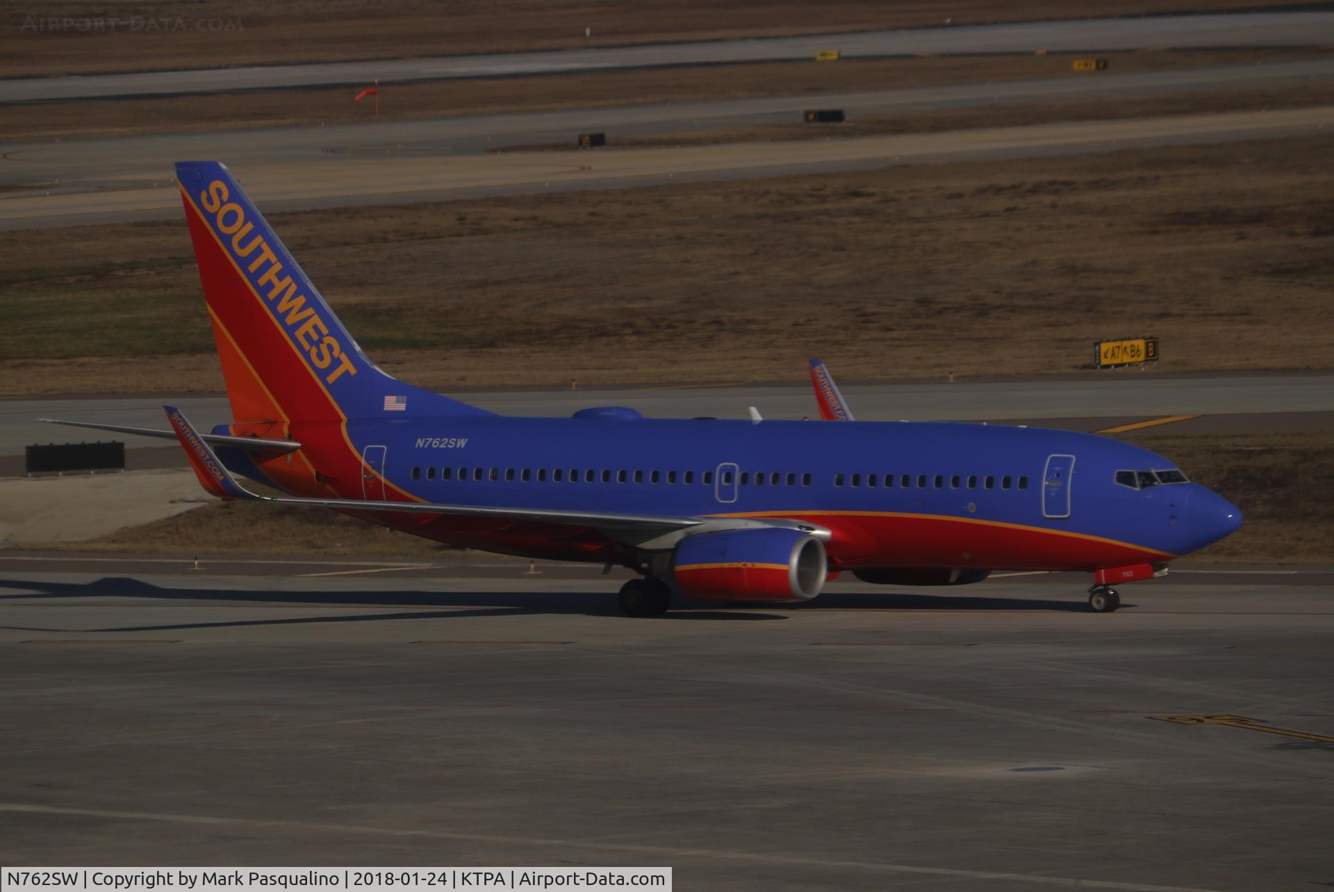 N762SW, 2000 Boeing 737-7H4 C/N 27876, Boeing 737-700