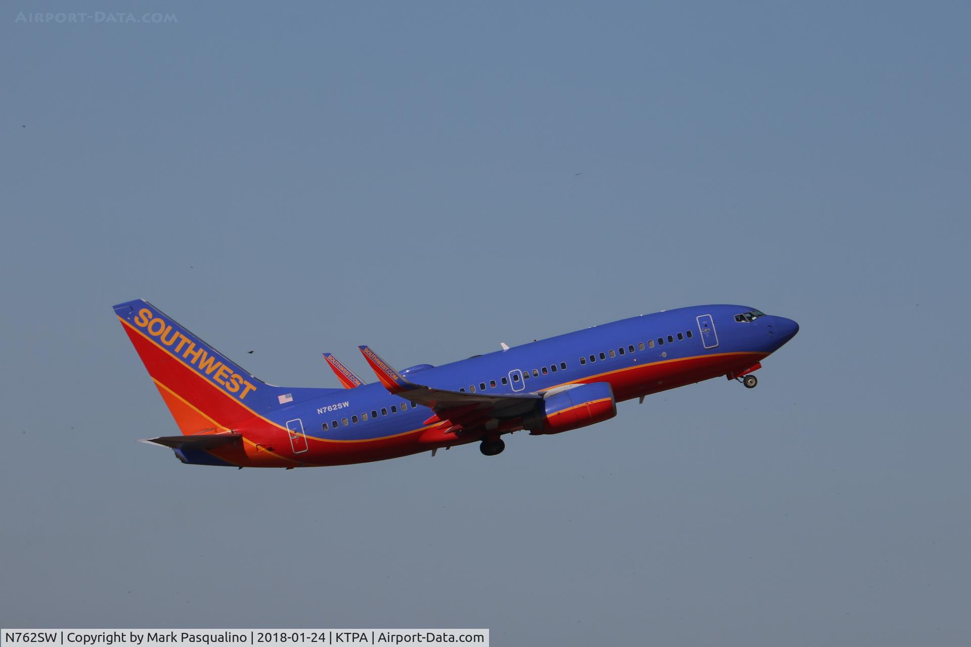N762SW, 2000 Boeing 737-7H4 C/N 27876, Boeing 737-700