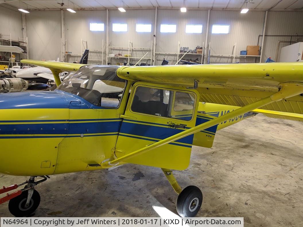 N64964, 1982 Cessna 172P C/N 17275660, In the FBO hanger at New Century Air Service