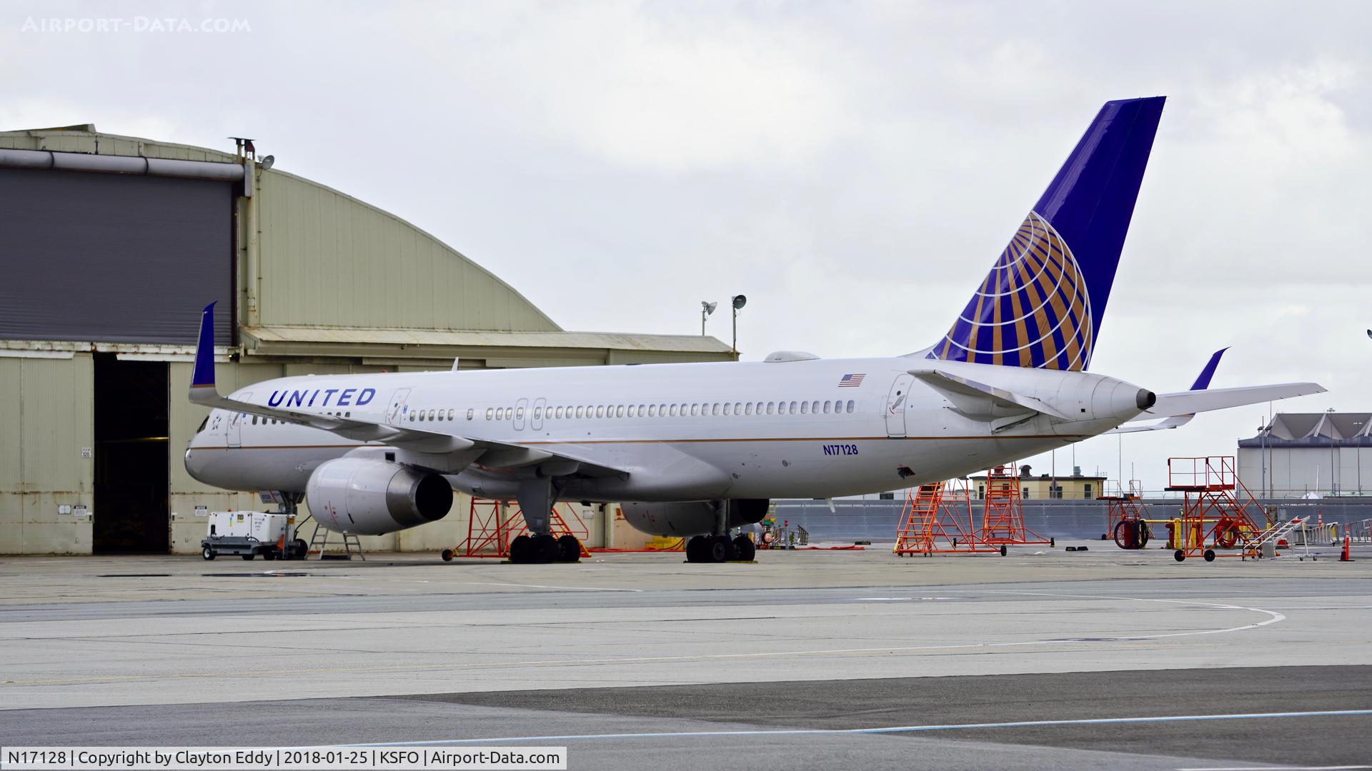 N17128, 1998 Boeing 757-224 C/N 27567, SFO 2018.