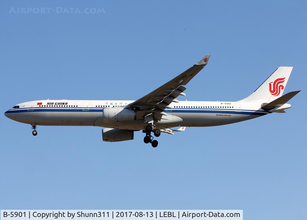 B-5901, 2012 Airbus A330-343X C/N 1353, Landing rwy 25R