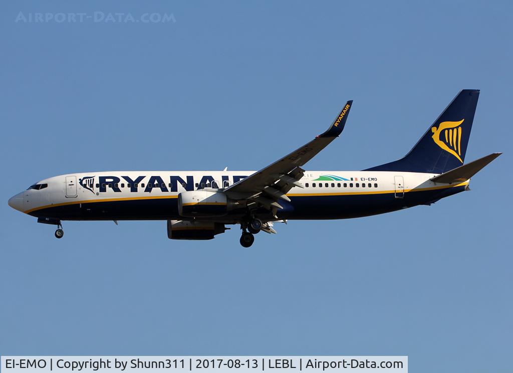 EI-EMO, 2010 Boeing 737-8AS C/N 40283, Landing rwy 25R