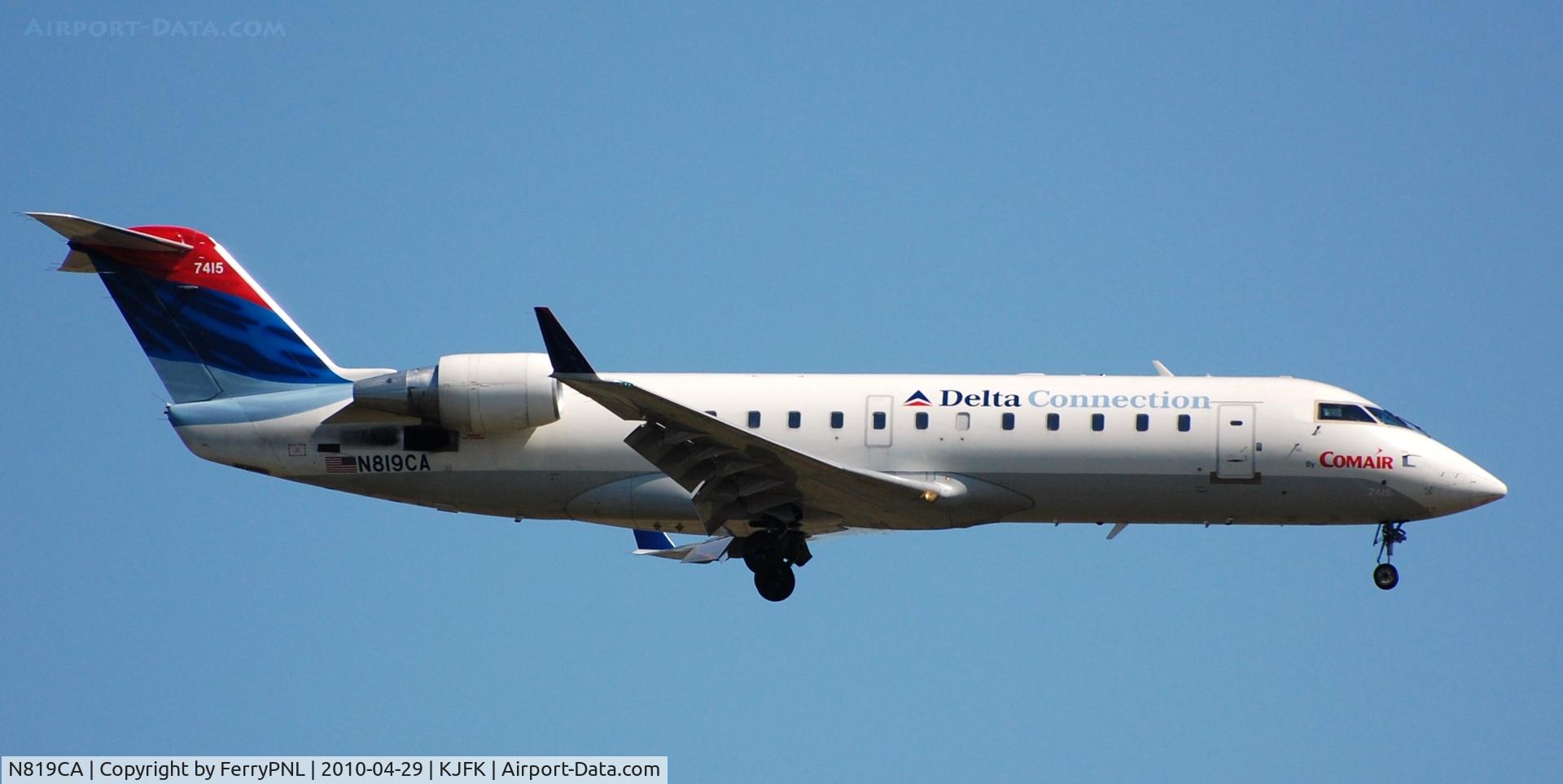 N819CA, 2000 Bombardier CRJ-100ER (CL-600-2B19) C/N 7415, Delta CL200 in former uniform