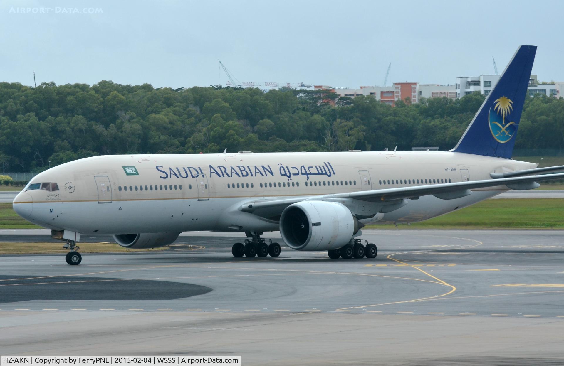 HZ-AKN, 1998 Boeing 777-268/ER C/N 28357, Saudi B772 taxying to its gate after arrival