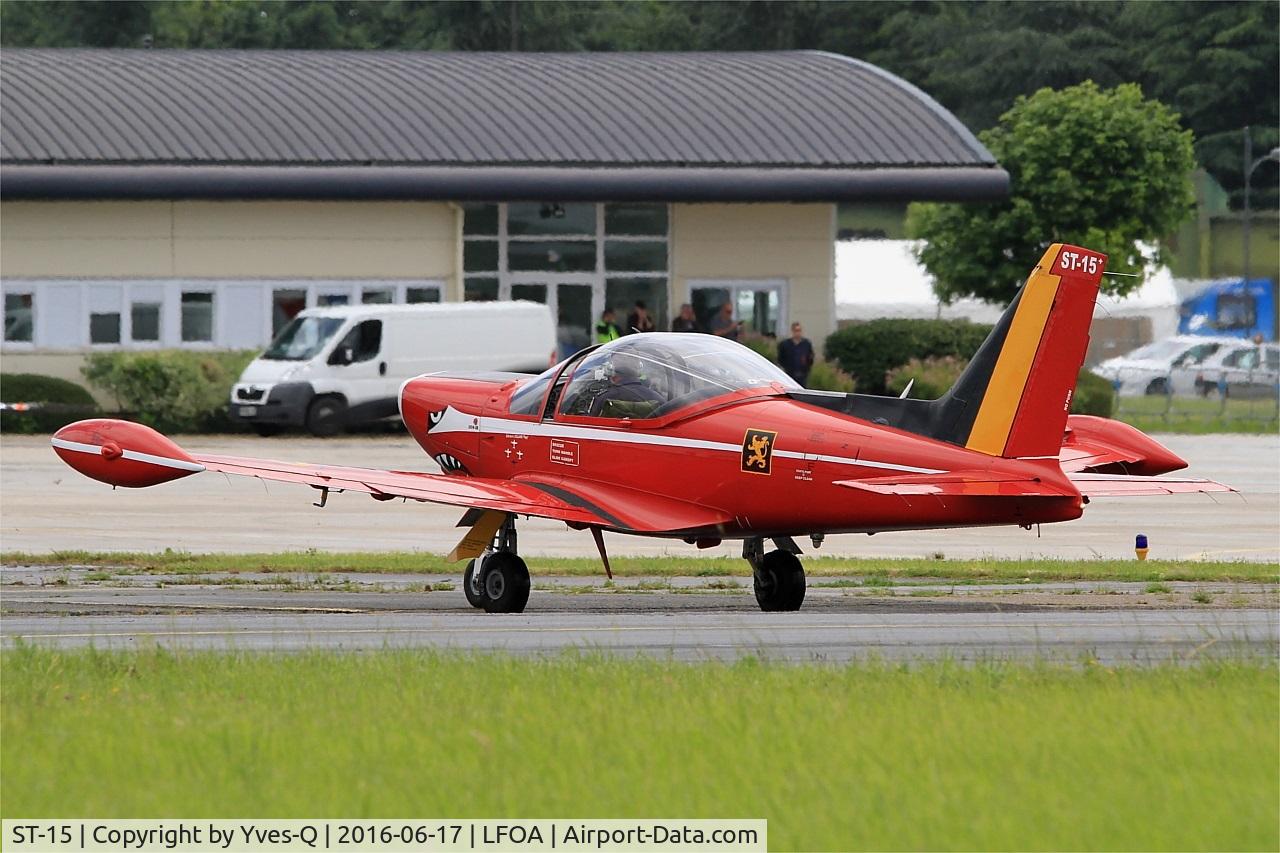 ST-15, SIAI-Marchetti SF-260M+ C/N 10-15, Belgian Red Devil Team SIAI-Marchetti SF-260M, Taxiing to flight line, Avord Air Base 702 (LFOA) Open day 2016