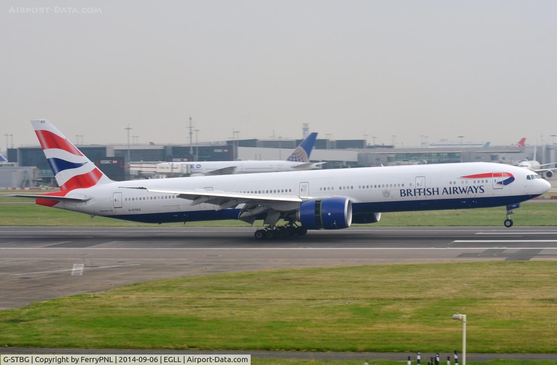 G-STBG, 2013 Boeing 777-336/ER C/N 38430, BA B773 touching-down