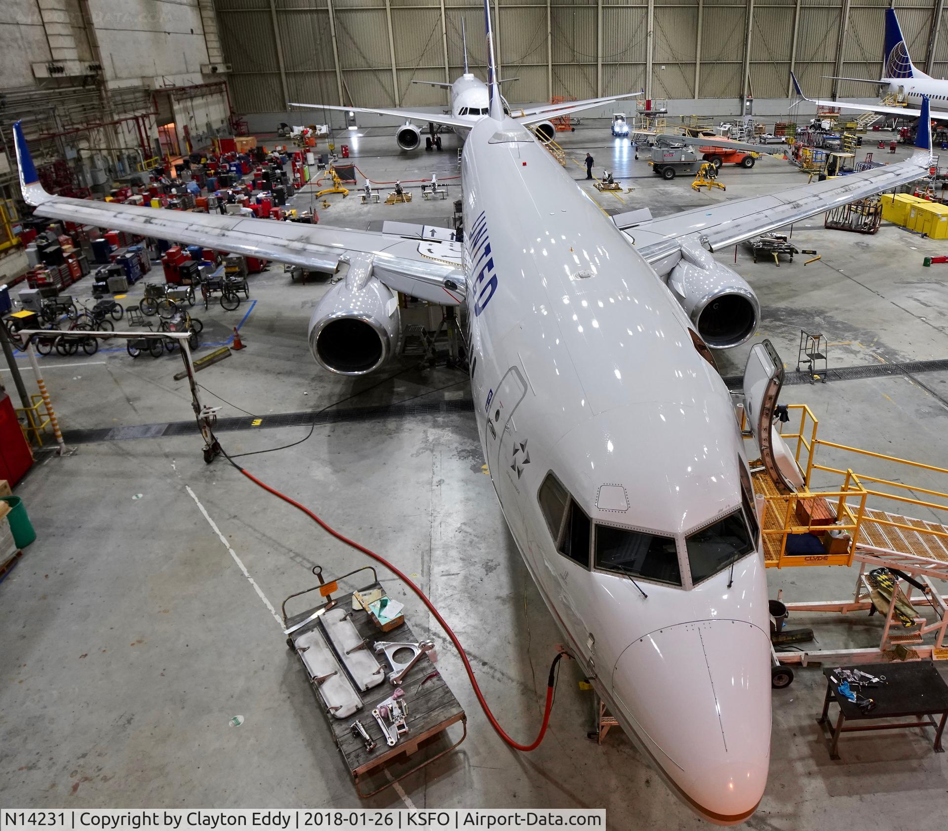 N14231, 1999 Boeing 737-824 C/N 28795, Gear change time. SFO 2018.