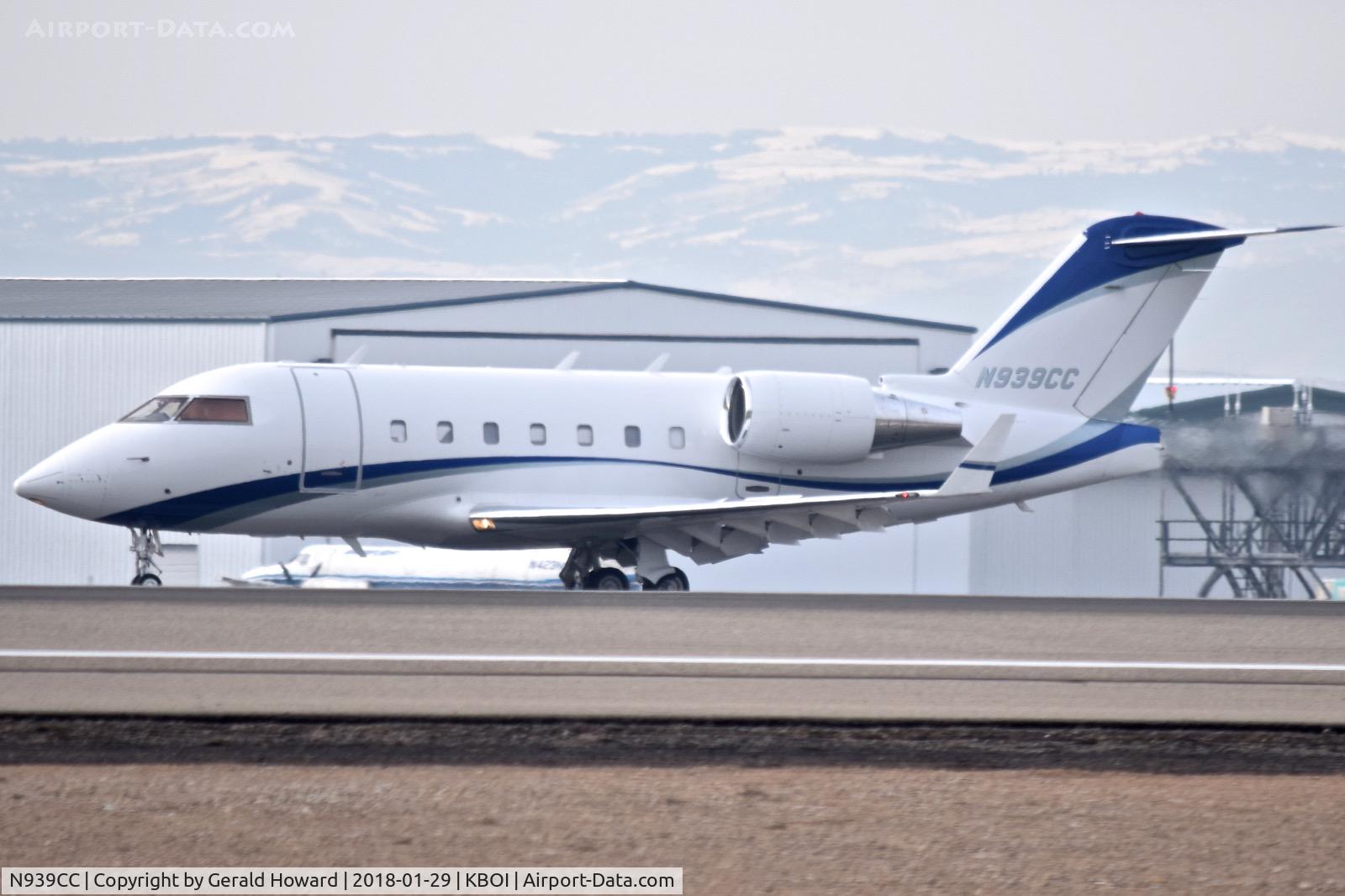 N939CC, 1992 Canadair Challenger 601-3A C/N 5124, Landing roll out on RWY 10R.